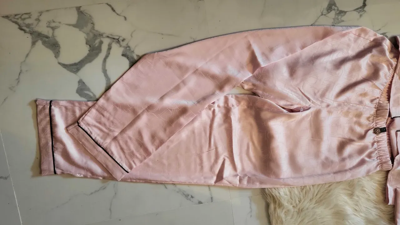 Zdjęcie Piżamy damskie New Yorker: Trendy, ceny i porady - znajdź swoją!