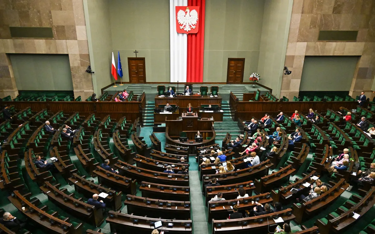 Zdjęcie Senat ile posłów: kluczowe różnice i ich funkcje w Polsce
