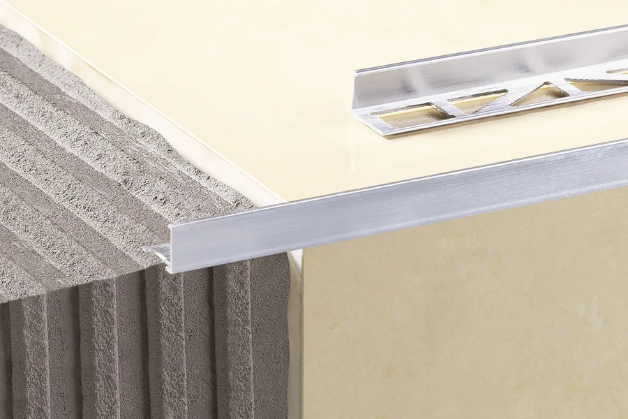 Zdjęcie Jak skutecznie przykleić profil aluminiowy do glazury - praktyczny poradnik