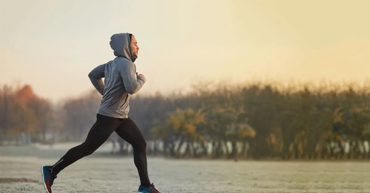 Zdjęcie Jakie spodnie do biegania wybrać na każdą porę roku? Sprawdź!