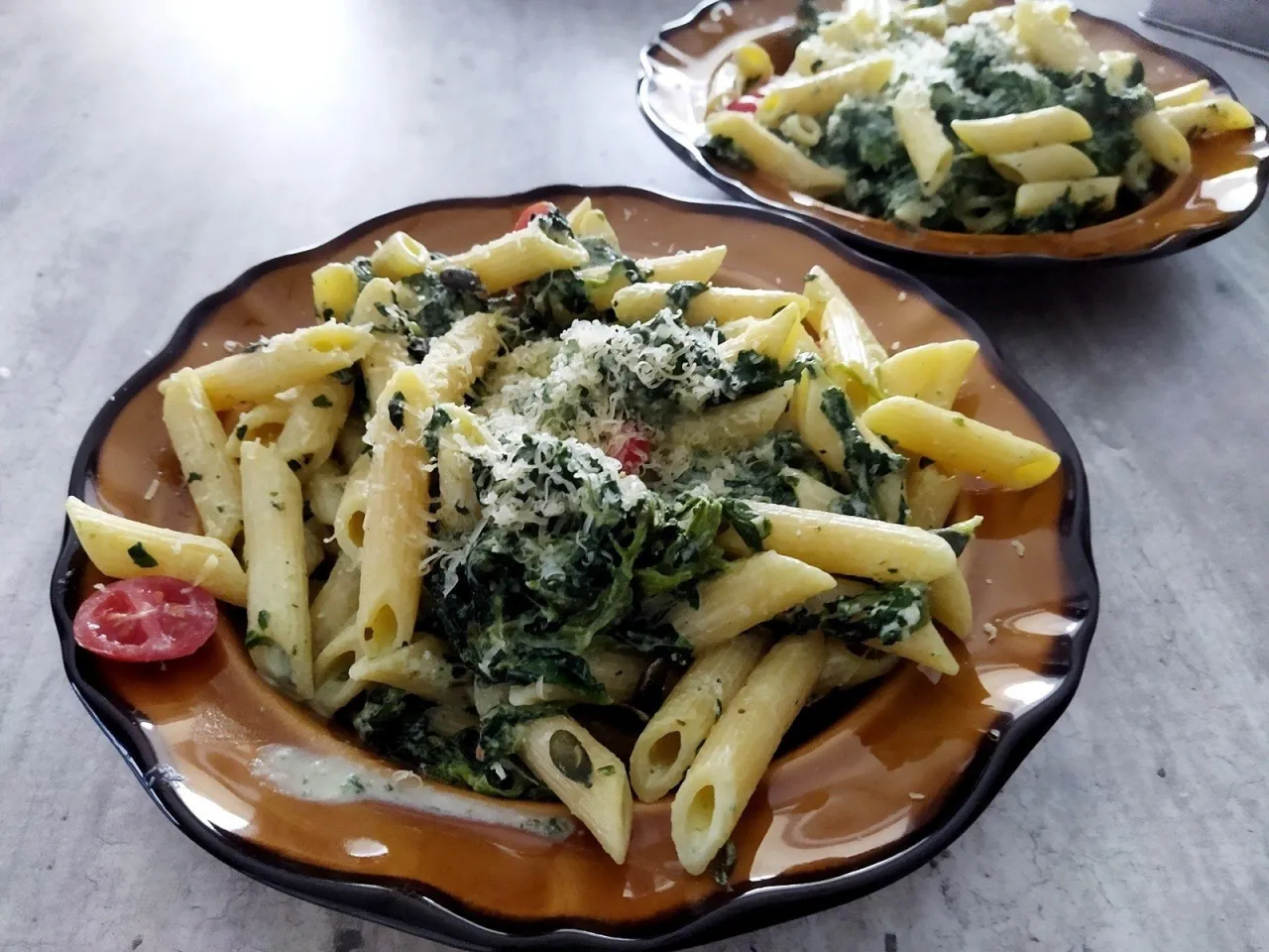 Zdjęcie Prosty przepis na makaron penne ze szpinakiem – szybki i smaczny obiad dla każdego