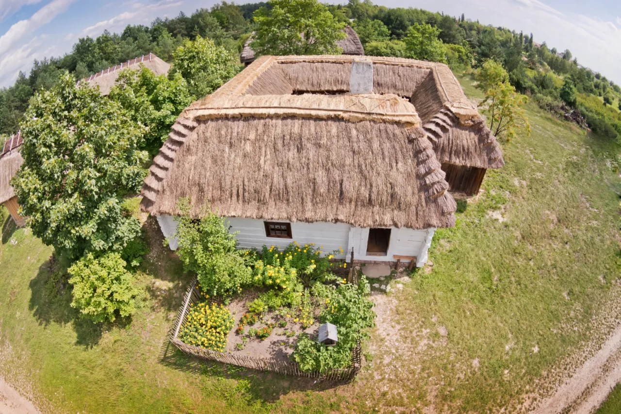 Zdjęcie Skansen Ziemi Kieleckiej – odkryj fascynującą historię i atrakcje