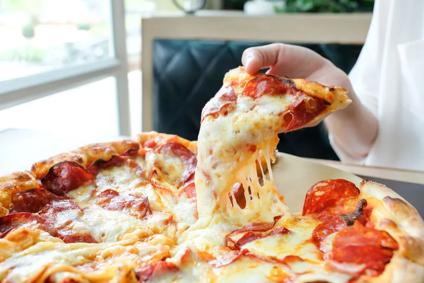 Zdjęcie Czy pizza jest niezdrowa? Odkryj, jak składniki wpływają na zdrowie