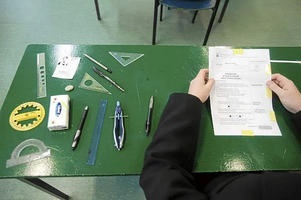 Zdjęcie Poznaj skuteczne sposoby jak uniknąć sprawdzianu w szkole: najlepsze metody