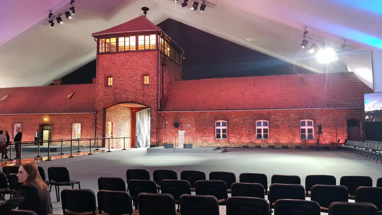 Zdjęcie 75 rocznica Auschwitz kiedy: Pamięć o tragedii, która nie może zniknąć