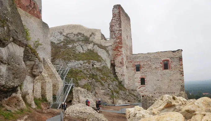 Zdjęcie Zamek w Olsztynie koło Częstochowy: Historia i tajemnice ruin