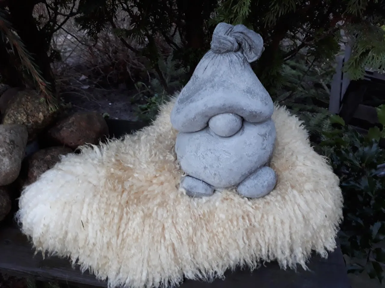 Zdjęcie Skrzaty z betonu jak zrobić – proste kroki do stworzenia gnomów