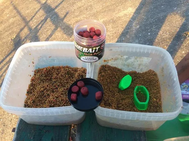 Zdjęcie Najlepsze zanęty feederowe: jak wybrać skuteczne baits do wędkarstwa