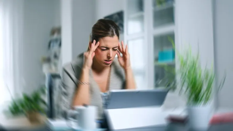 Zdjęcie Skuteczne domowe sposoby na ból głowy – jak sobie pomóc i ulżyć sobie?
