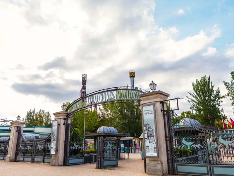 Zdjęcie ¿Cómo comprar entradas Parque de Atracciones Madrid al mejor precio?