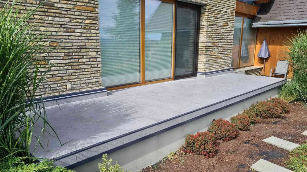 Zdjęcie Jak uszczelnić taras z płytek, aby uniknąć kosztownych napraw