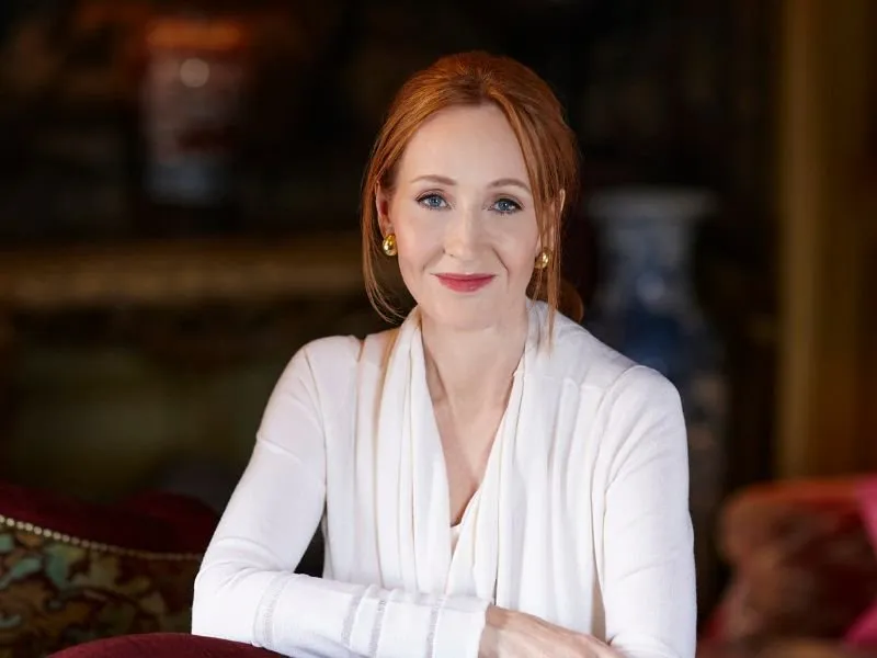 Zdjęcie Kto napisał książkę Harry Potter? Poznaj autorkę J.K. Rowling i jej historię