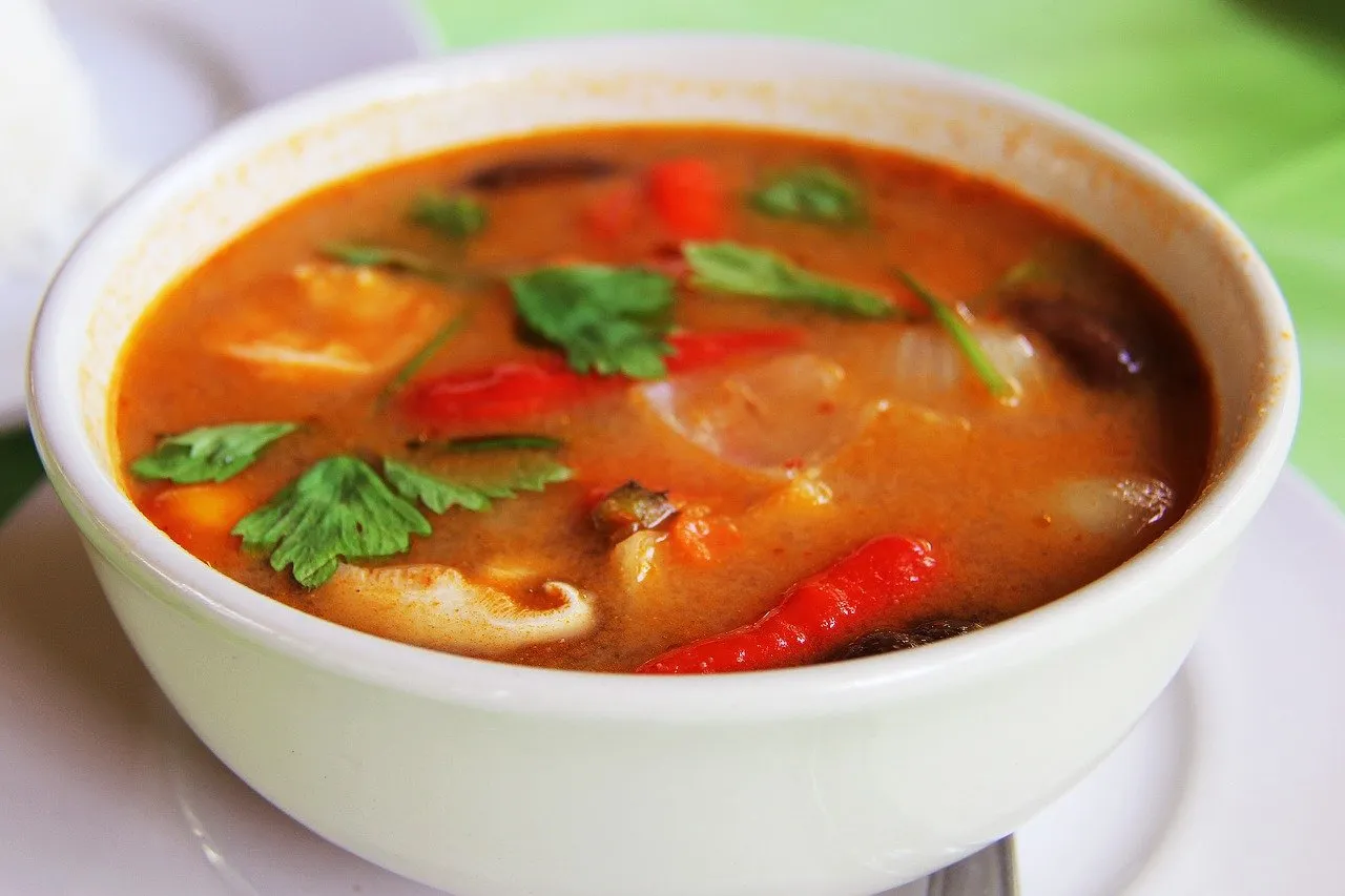 Zdjęcie Czy żółte curry jest ostre? Odkryj jego łagodny smak i właściwości