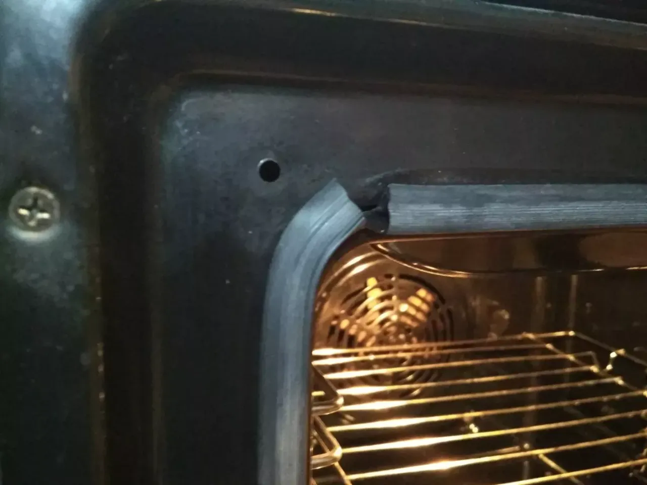 Zdjęcie Łatwa wymiana uszczelki w piekarniku Amica - poradnik krok po kroku