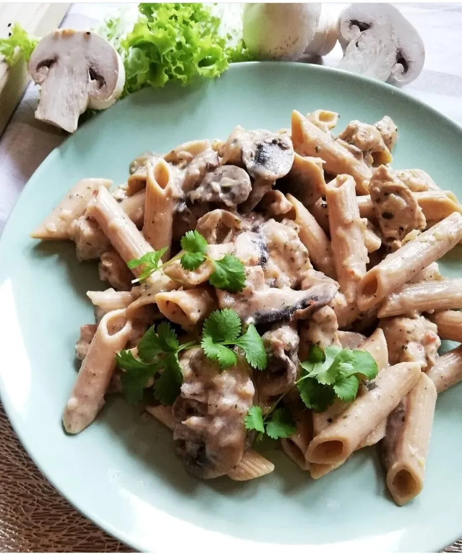 Zdjęcie Pyszny makaron penne z pieczarkami - łatwe przepisy na obiad