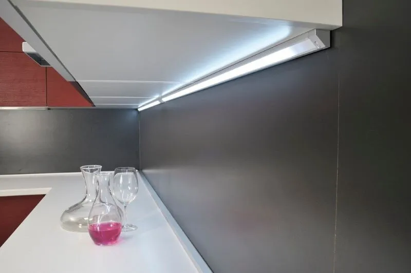Zdjęcie Jakie oświetlenie LED pod szafki kuchenne wybrać, aby zachwycać?