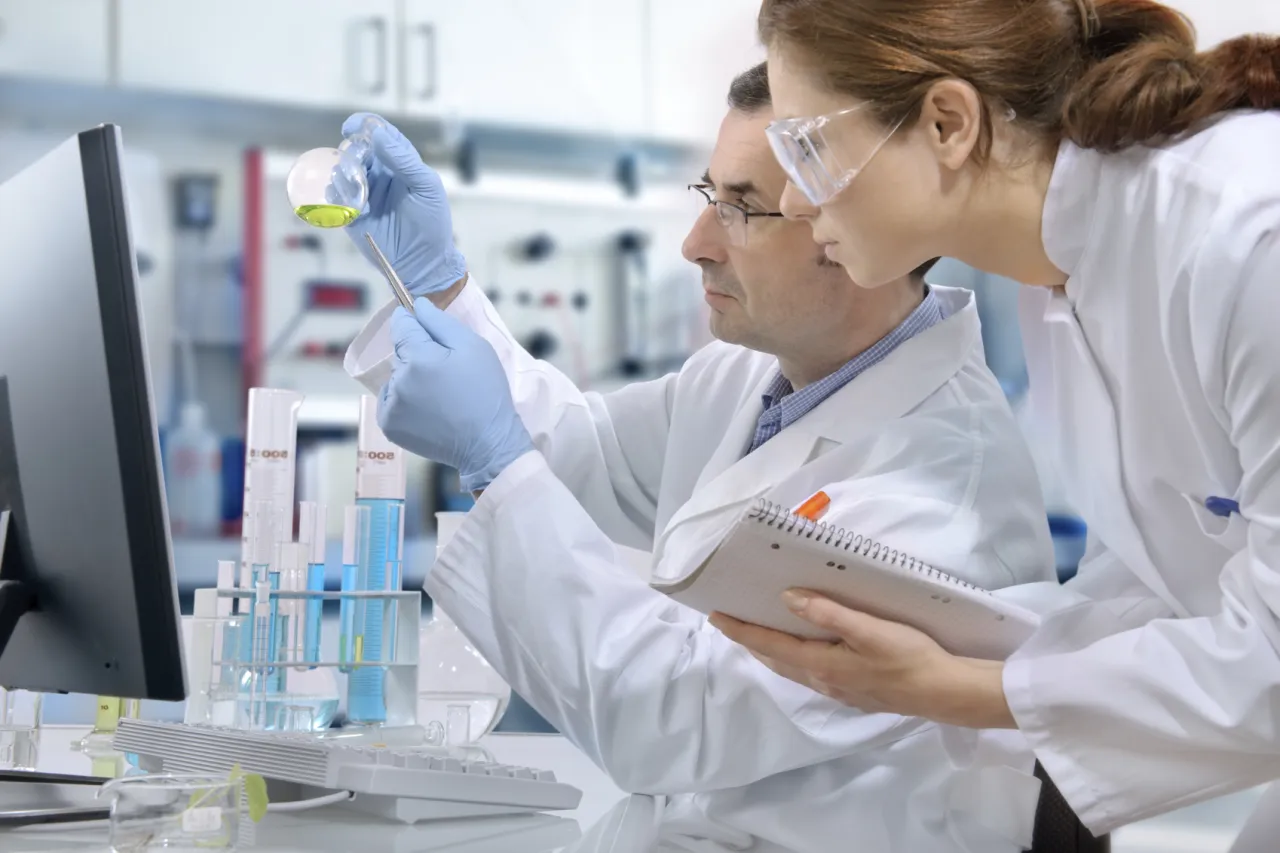 Zdjęcie Czy laboratorium jest czynne? Sprawdź godziny otwarcia i uniknij problemów