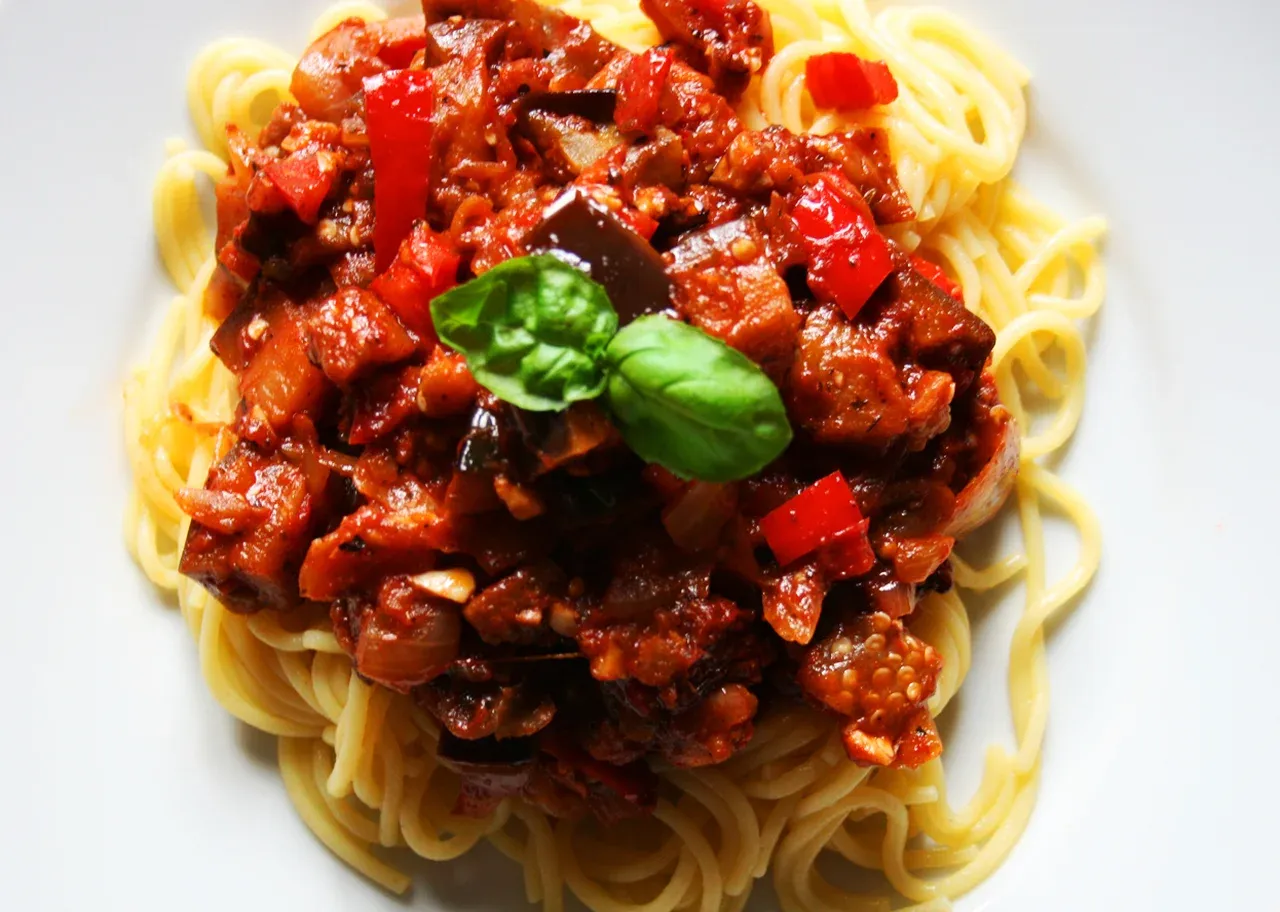 Zdjęcie Pyszne spaghetti z bakłażana: proste przepisy, które zachwycą smakami