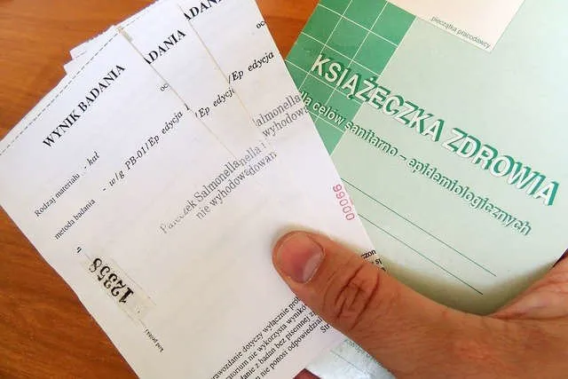 Zdjęcie Książeczka sanepidowska co ile badania: uniknij problemów z ważnością