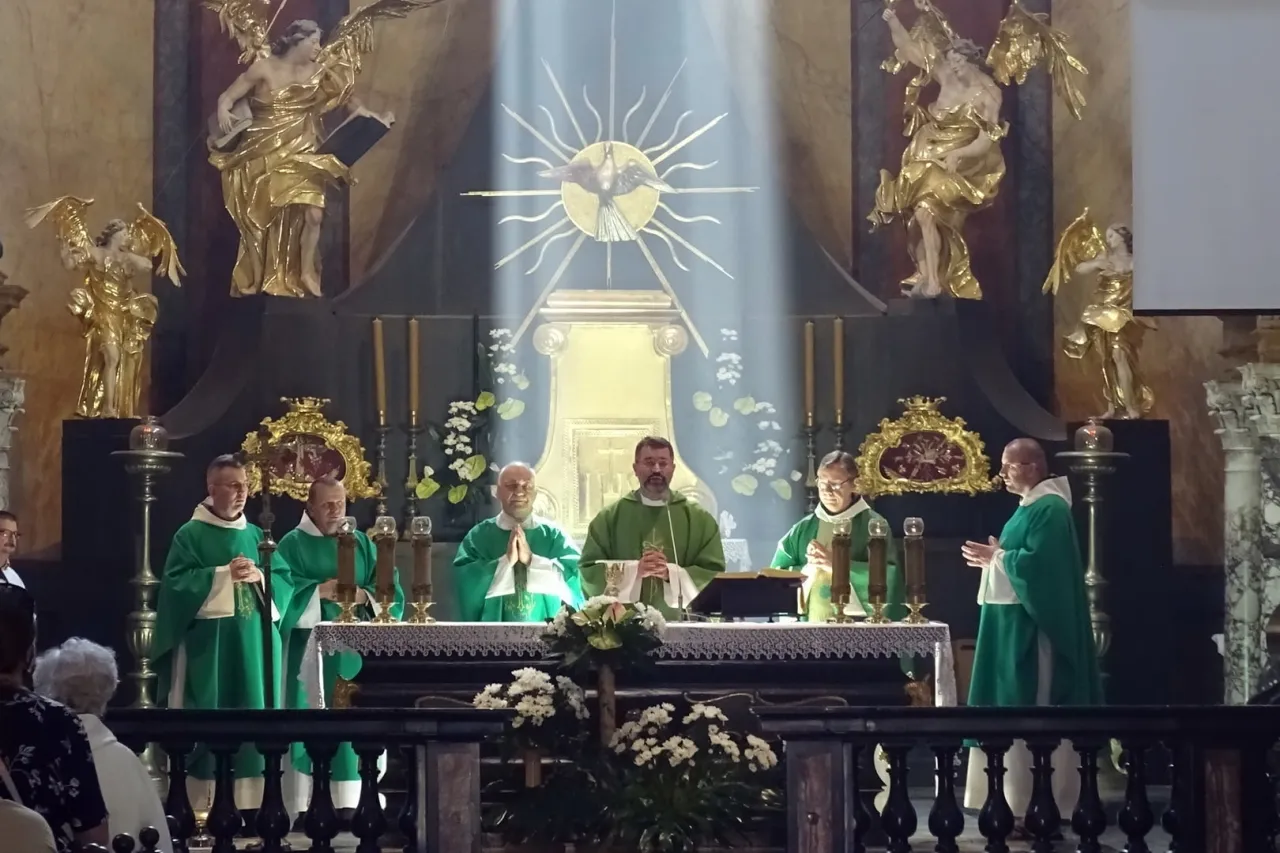 Zdjęcie Parafia Kryry intencje: Przewodnik po intencjach mszalnych