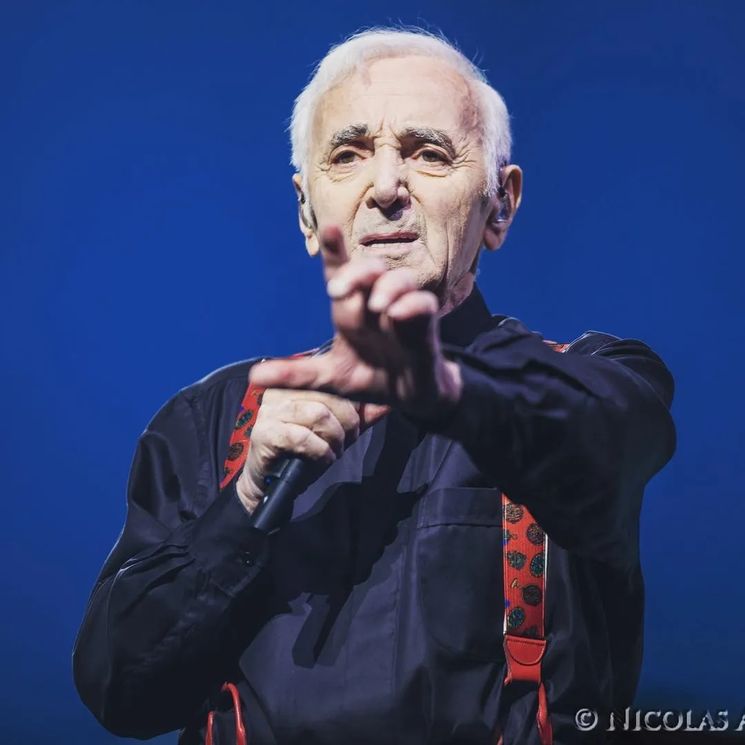 Zdjęcie Charles Aznavour: Niezapomniana biografia i wpływ na muzykę