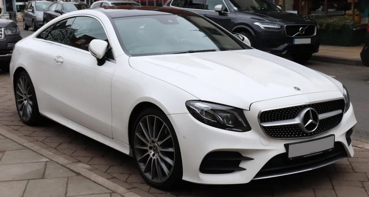 Zdjęcie Mercedes E Klasa Coupe - najważniejsze cechy, ceny i porównania