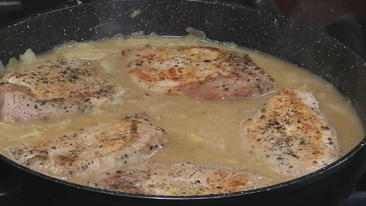 Zdjęcie Jak dusić schab, aby uzyskać soczyste i aromatyczne mięso