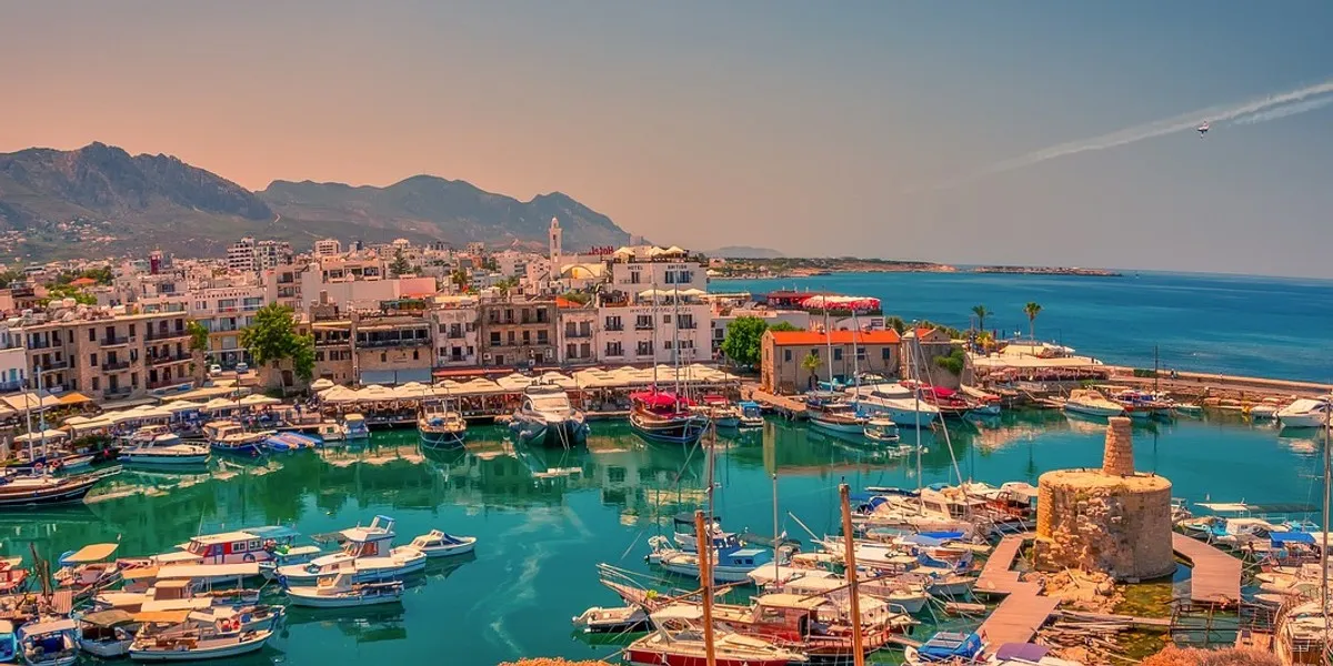 Zdjęcie Czy warto kupić mieszkanie na Cyprze? Odkryj zyski i ryzyka inwestycji