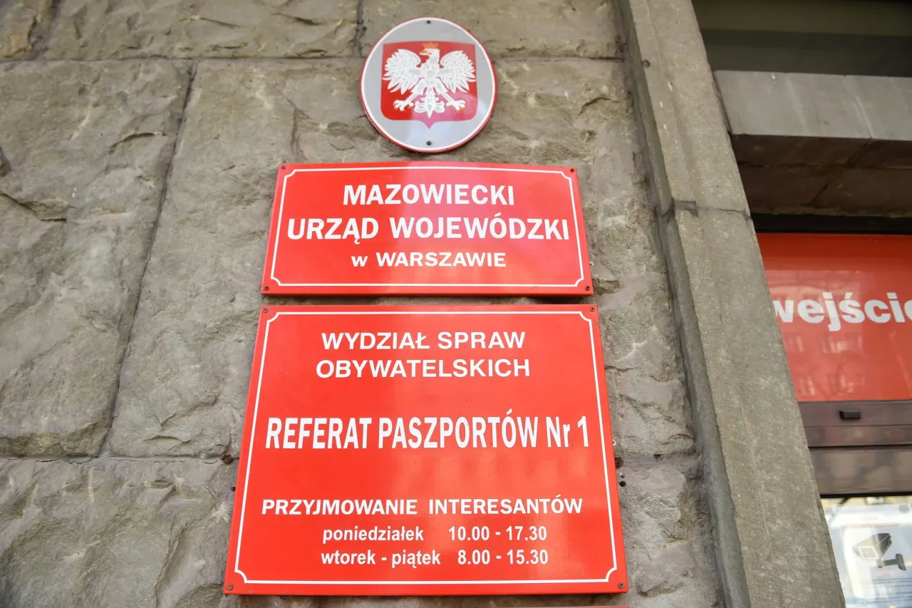 Zdjęcie Gdzie odebrać paszport? Sprawdź miejsca, dokumenty i procedury odbioru
