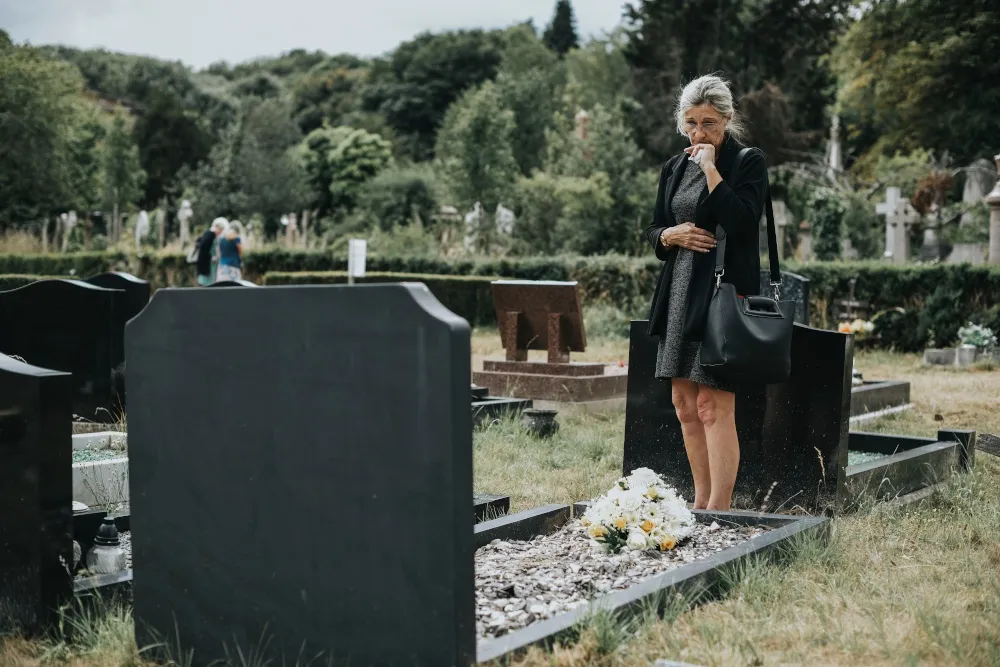 Zdjęcie Kremacja czy tradycyjny pochówek - co wybrać, by uniknąć kosztów?