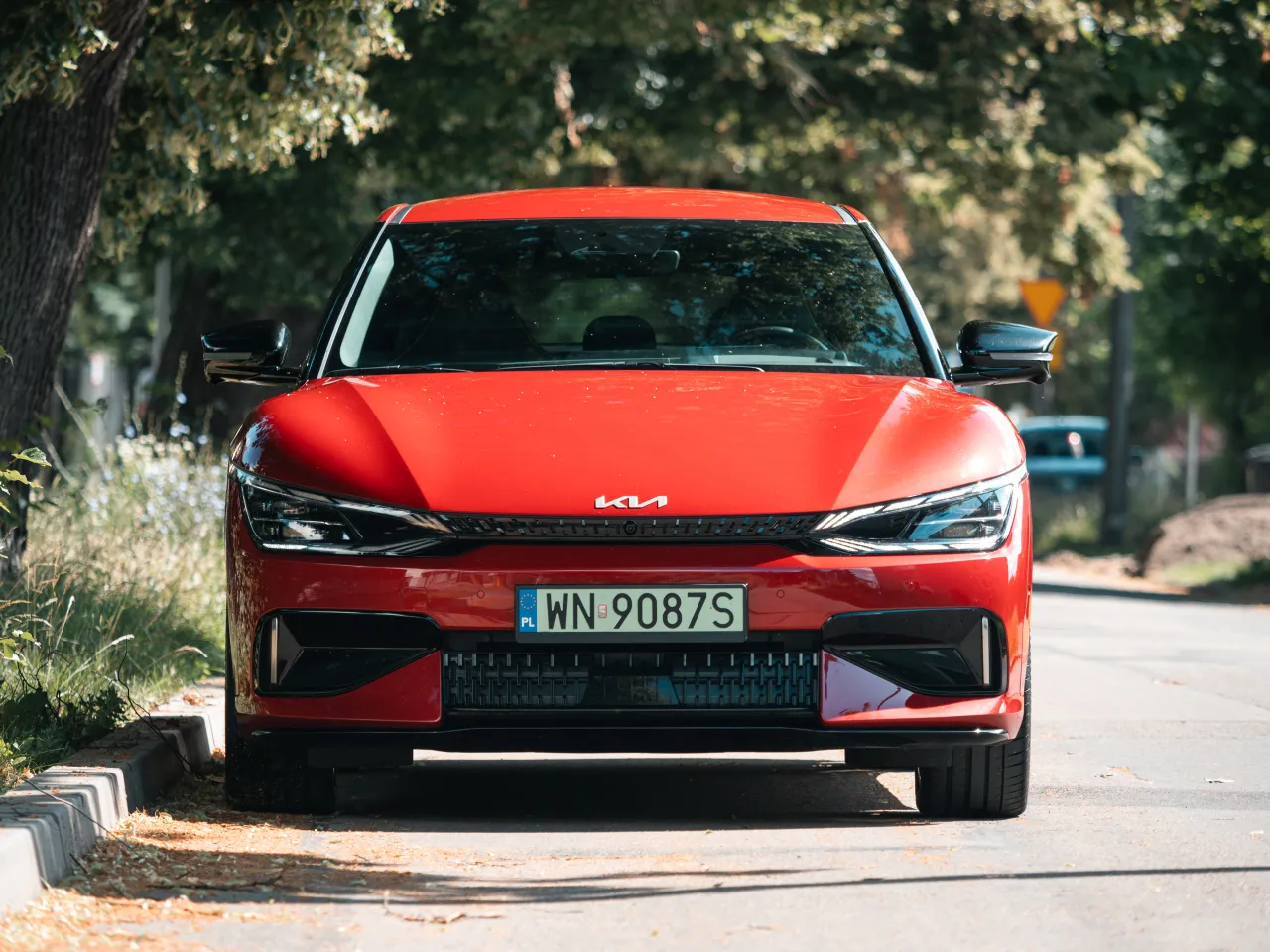 Zdjęcie Czy samochód elektryczny ma skrzynię biegów? Oto zaskakujące różnice