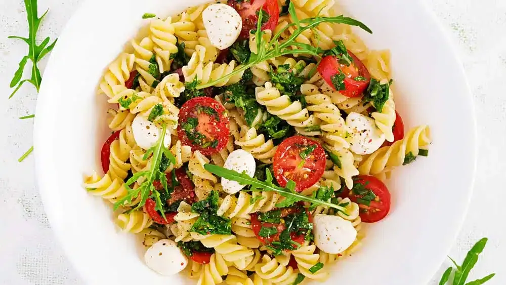 Zdjęcie Deliciosa ensalada de pasta con lechuga: recetas y consejos fáciles