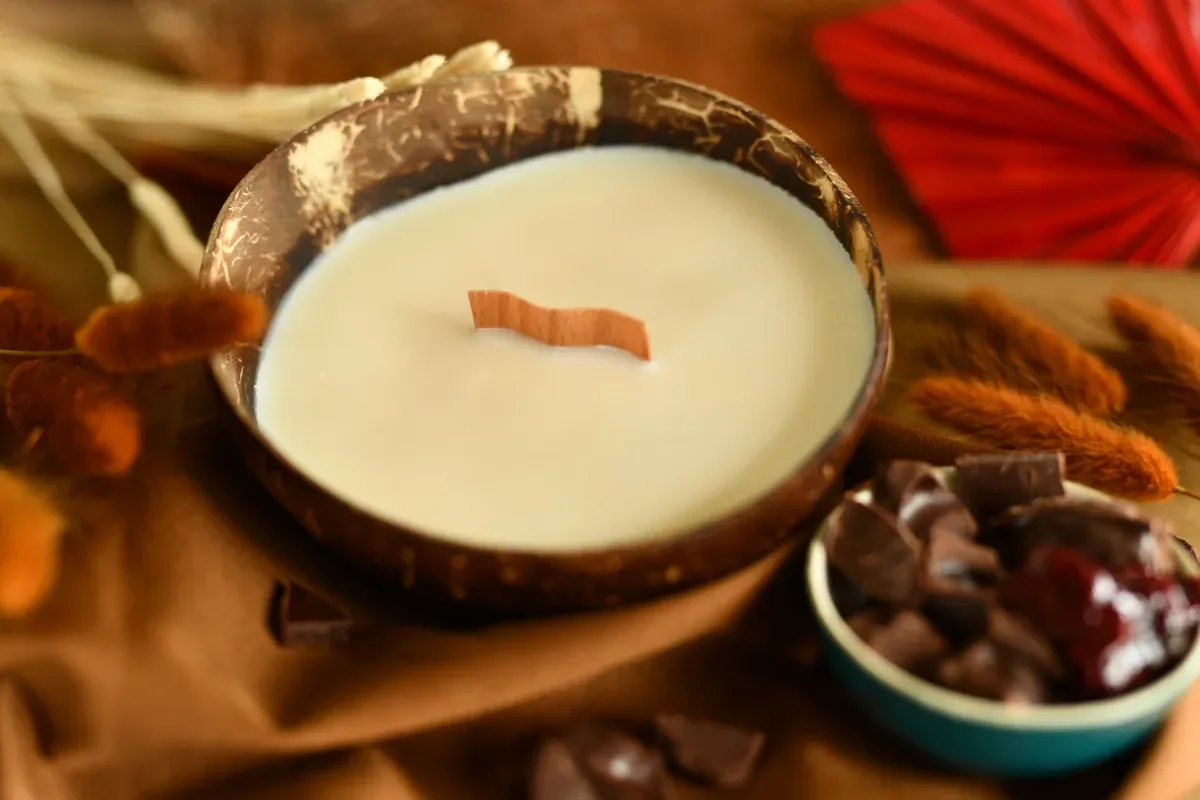 Zdjęcie Świeczka o zapachu czekolady – idealny sposób na relaks i przyjemność