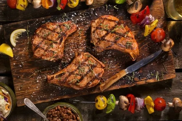 Zdjęcie Juteuse et savoureuse : la côte de porc grillée enfin parfaite !