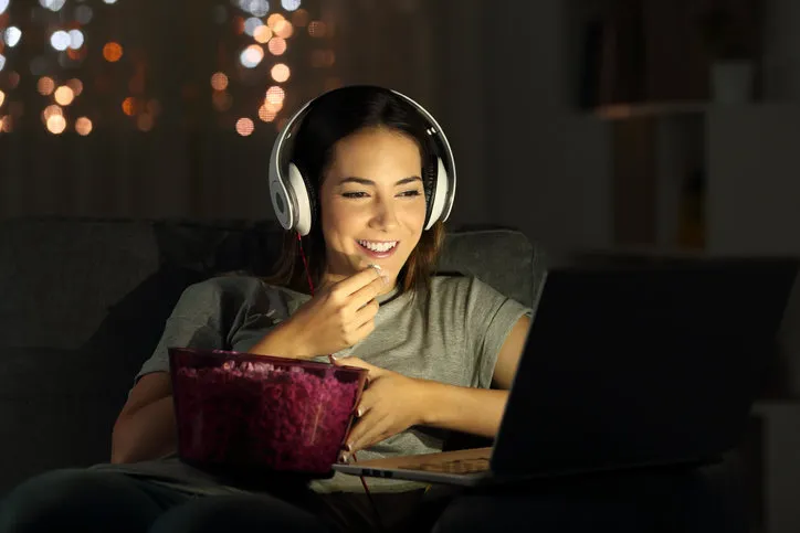 Zdjęcie Filmowe hity, które zachwycą zimowe wieczory: idealne filmy na każdą okazję