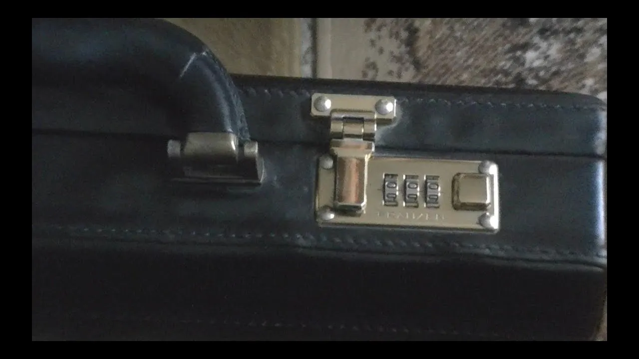 Zdjęcie Jak otworzyć walizkę na kod: proste sposoby na rozwiązanie problemu