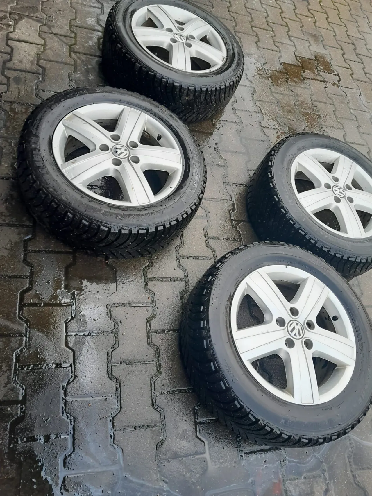 Zdjęcie Vw tiguan jakie opony 17 - idealne rozmiary, które musisz znać