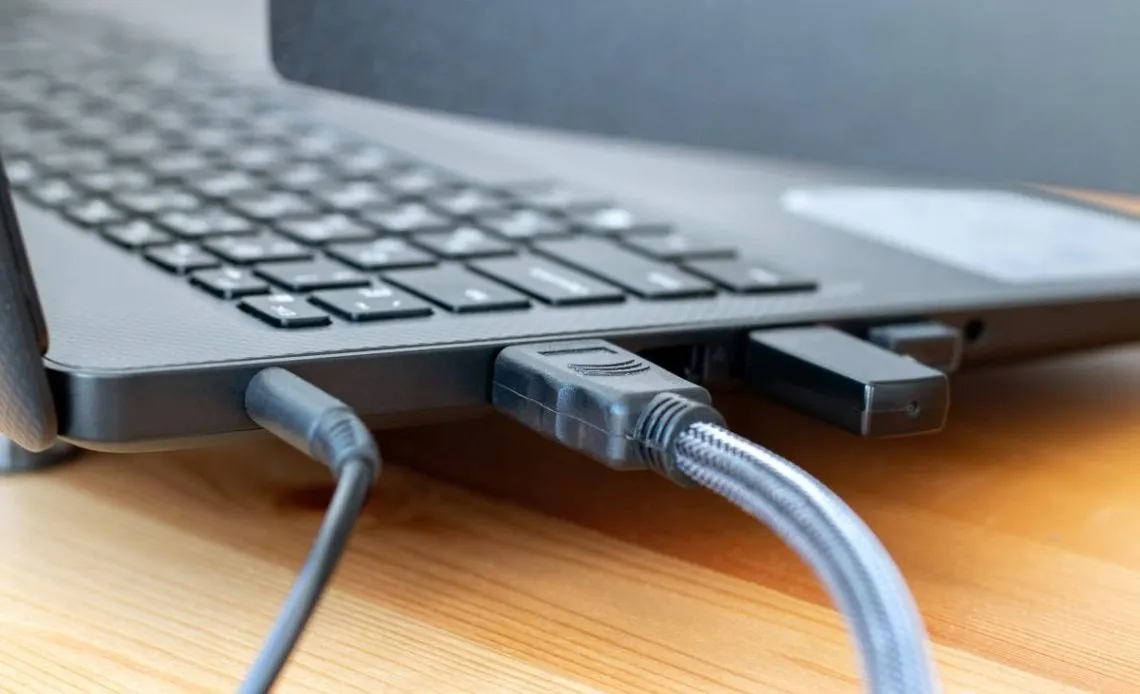 Zdjęcie Jak podłączyć dekoder do laptopa i uniknąć problemów z obrazem