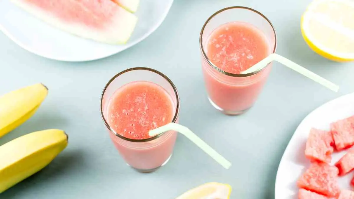Zdjęcie Delicioso batido de plátano y sandía que refresca y nutre tu día