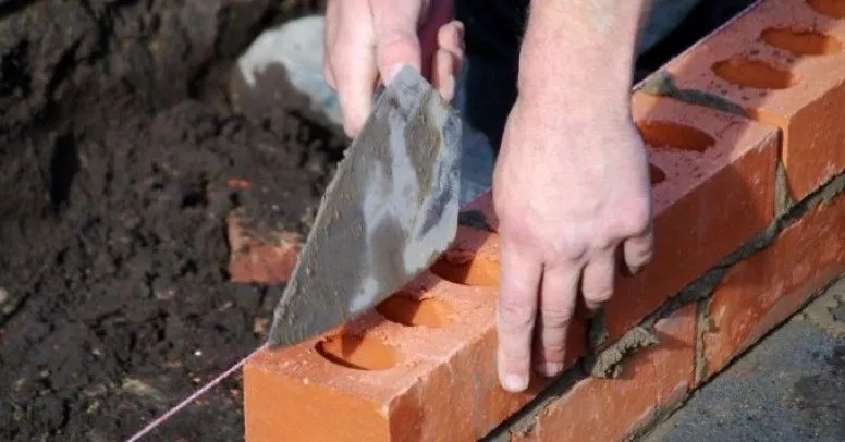 Zdjęcie Jaki piasek do cementu? Wybierz najlepszy rodzaj i uniknij błędów