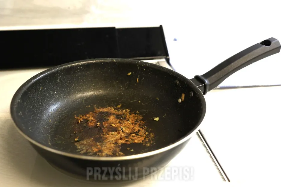 Zdjęcie Jak odnowić patelnię teflonową i przywrócić jej idealny stan