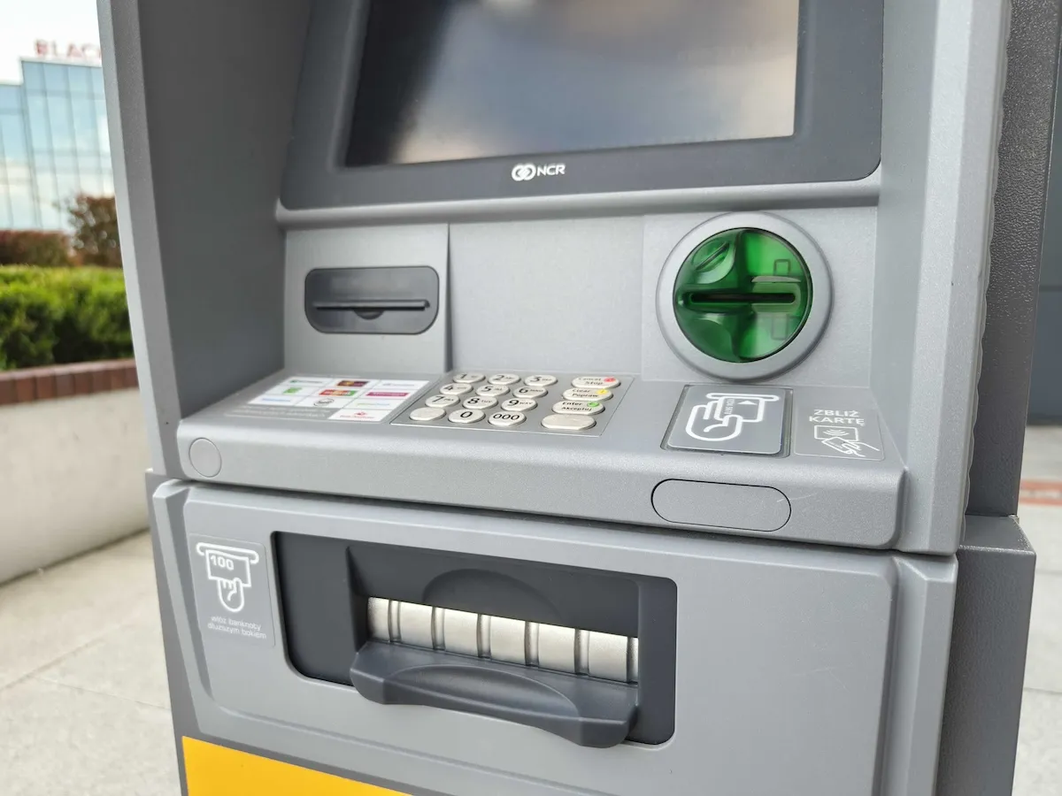 Zdjęcie Ile można wypłacić blikiem w mBank? Limity i zasady wypłat gotówki