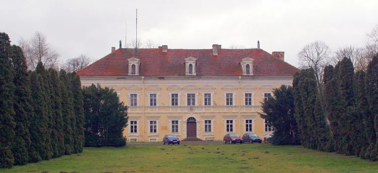 Zdjęcie Pałac w Konarzewie sprzedany: nowa właścicielka przywraca historyczny blask