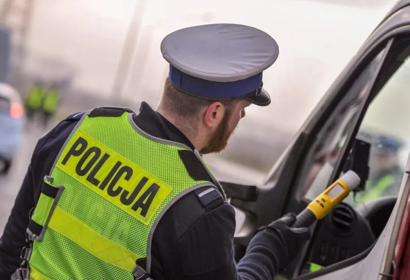Zdjęcie Czy można odmówić dmuchania w alkomat? Poznaj konsekwencje tej decyzji