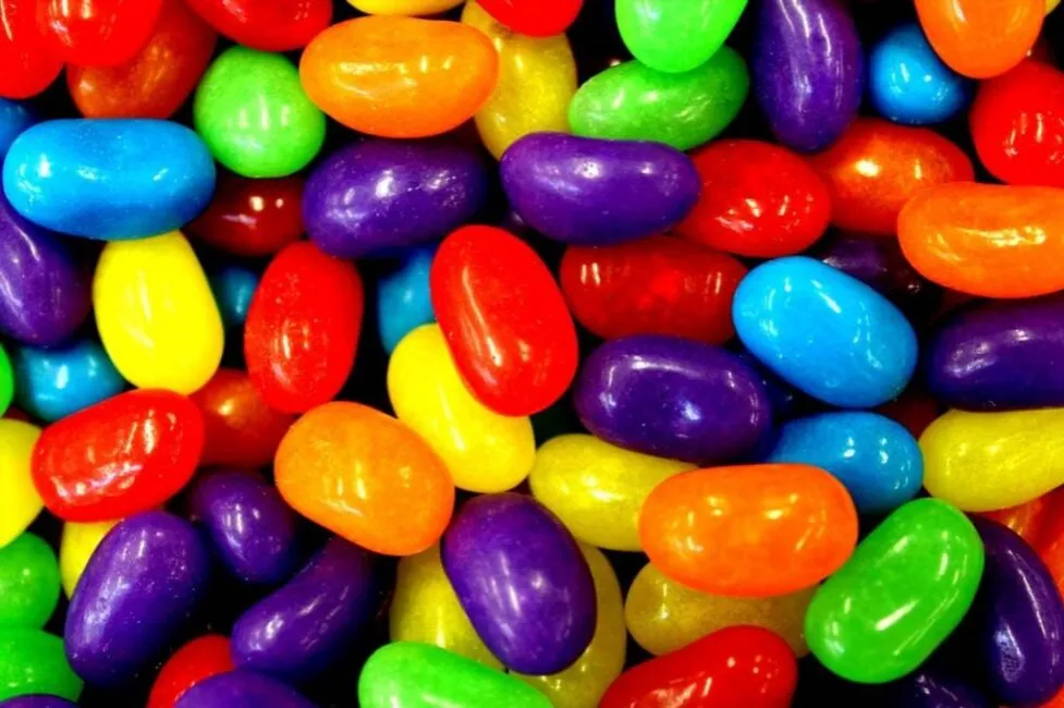 Zdjęcie Gdzie wyrzucić papierki po cukierkach? Segregacja krok po kroku