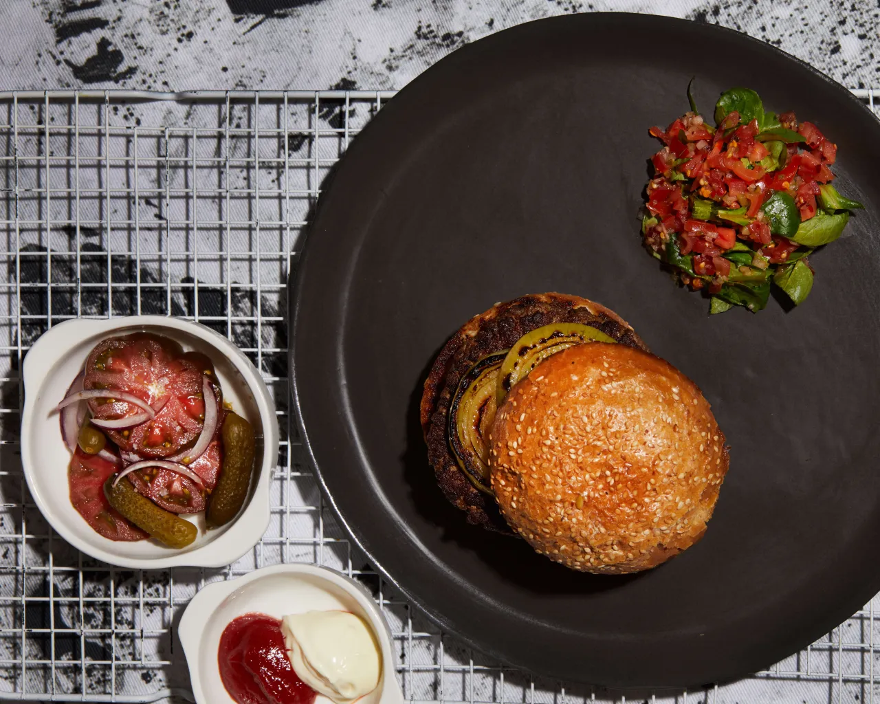 Zdjęcie Jak zrobić mięso do hamburgera – proste przepisy na idealne burgery
