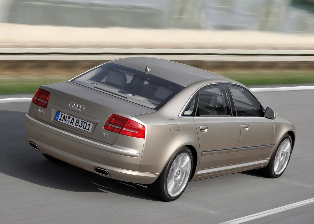 Zdjęcie Audi A8 D3 jaki silnik wybrać, aby uniknąć wysokich kosztów eksploatacji?