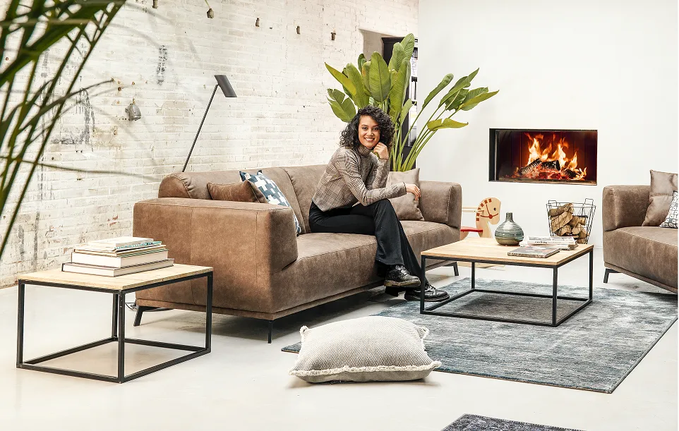 Zdjęcie Stolik kawowy: Inspiracje i triki na stylową aranżację salonu