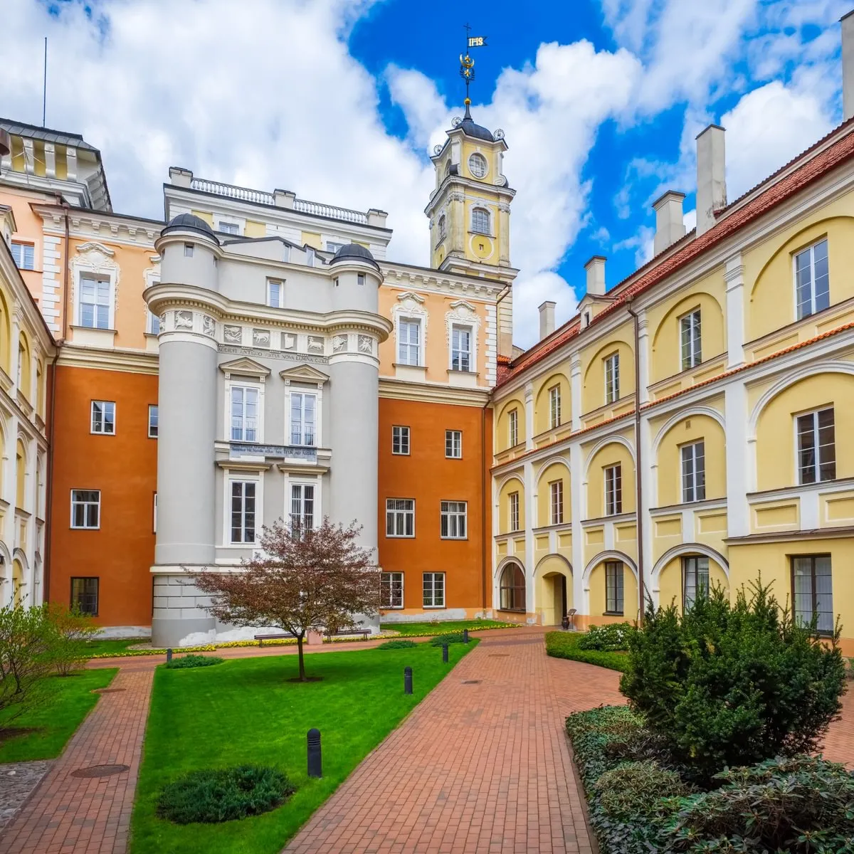 Zdjęcie Uniwersytet w Wilnie - historia, znaczenie i aktualne programy edukacyjne