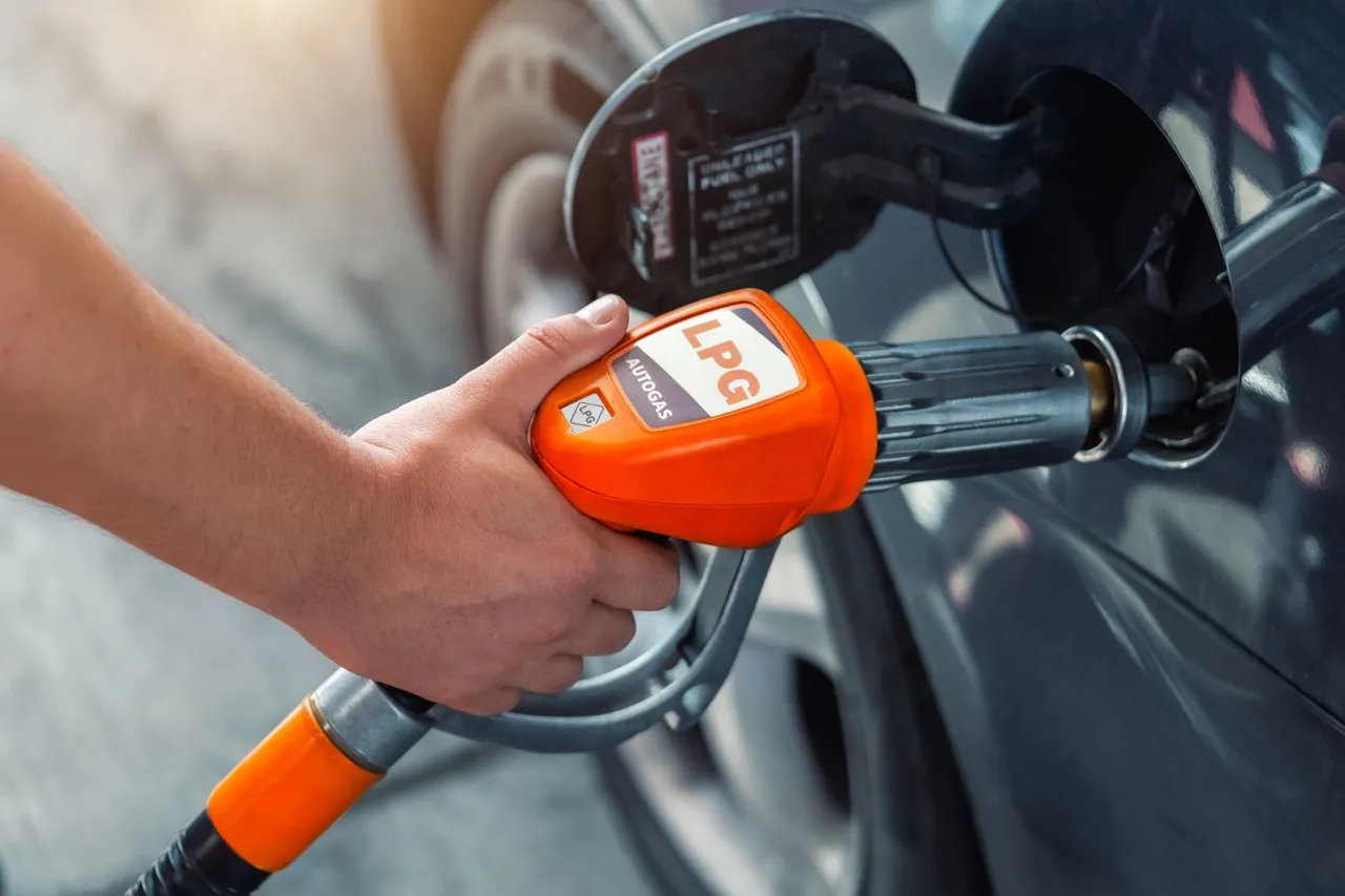 Zdjęcie LPG czy benzyna? Sprawdź, jak zaoszczędzić na paliwie
